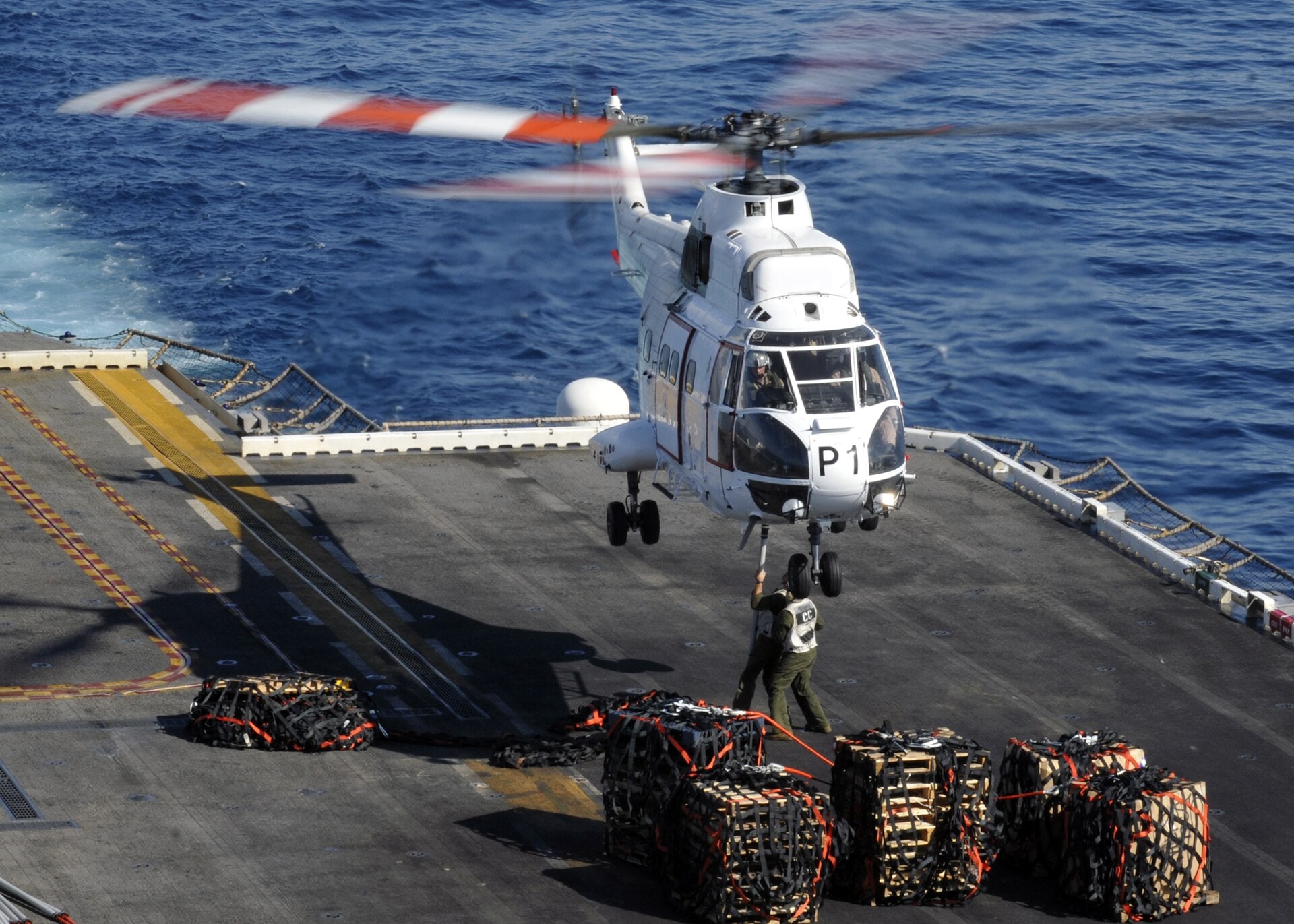U.S. Navy photo by Mass Communication Specialist 2nd Class Andrew Dunlap's best shot — N902R