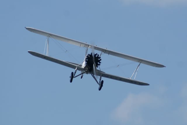 - Single-engine aircraft