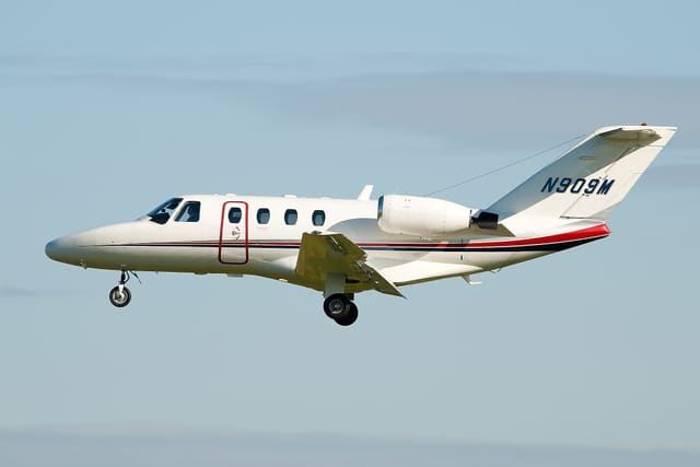 N909M - Business jet