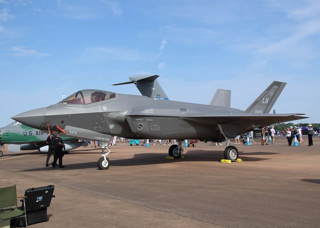 - Single-engine aircraft