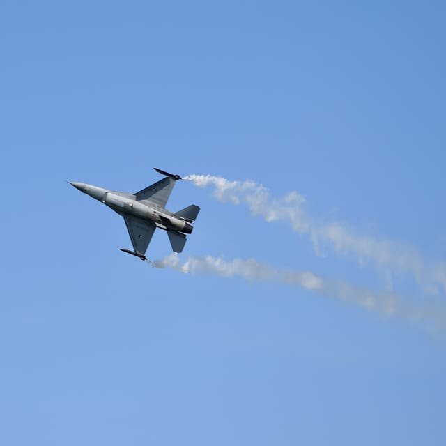 - Single-engine aircraft