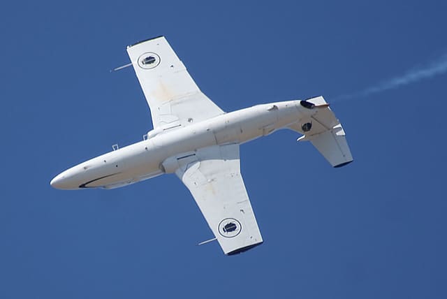 - Single-engine aircraft
