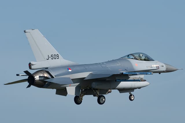 - Single-engine aircraft