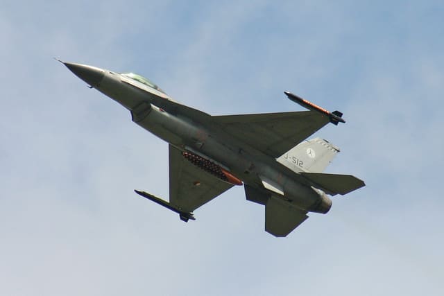 - Single-engine aircraft