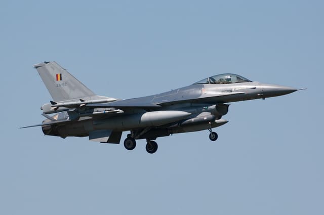 - Single-engine aircraft