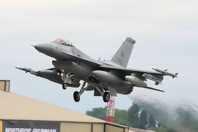 - Single-engine aircraft