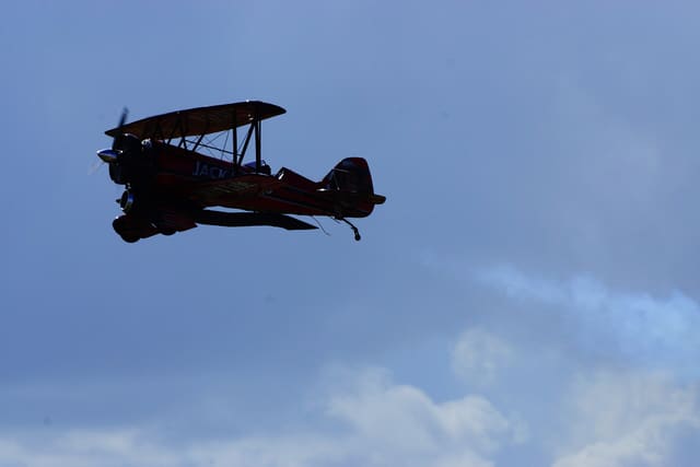 - Single-engine aircraft