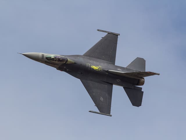 - Single-engine aircraft