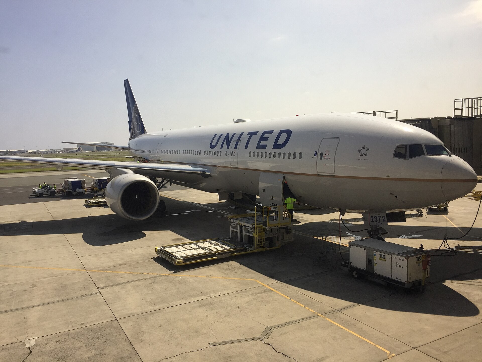 Redolta's best shot — N772UA