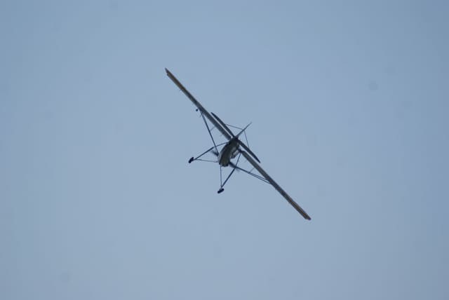 - Single-engine aircraft