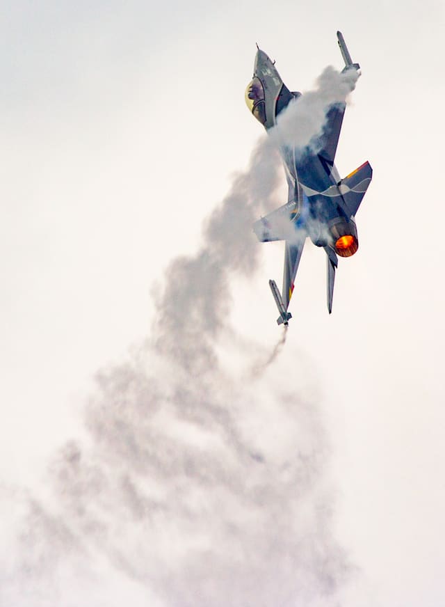 - Single-engine aircraft