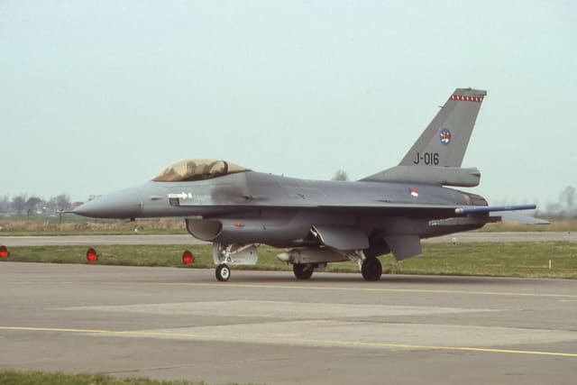 - Single-engine aircraft