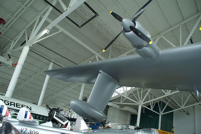 - Single-engine aircraft