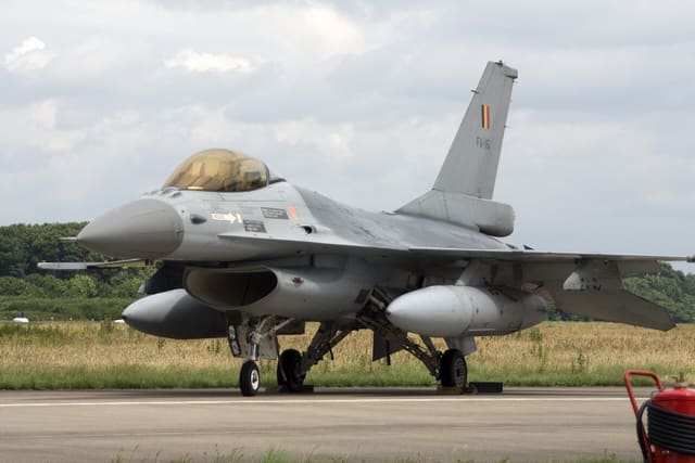 - Single-engine aircraft