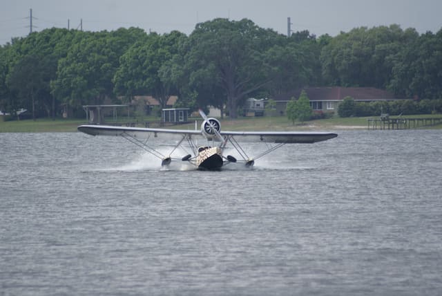 - Single-engine aircraft