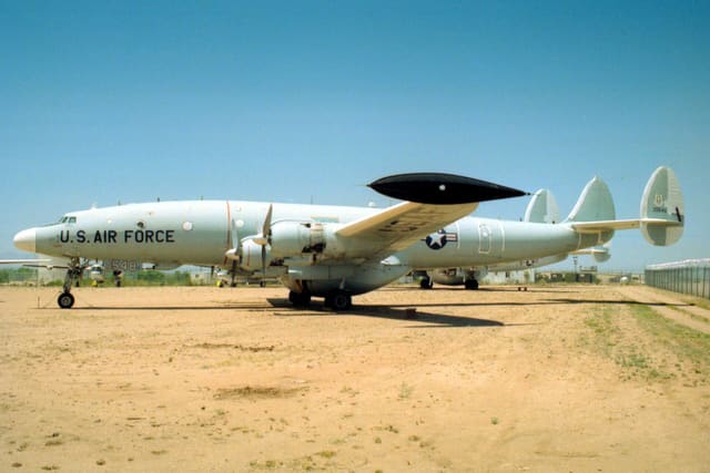 - Twin-engine aircraft
