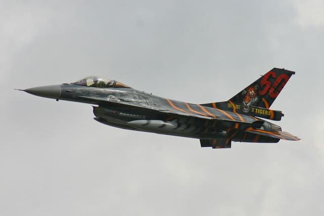 - Single-engine aircraft