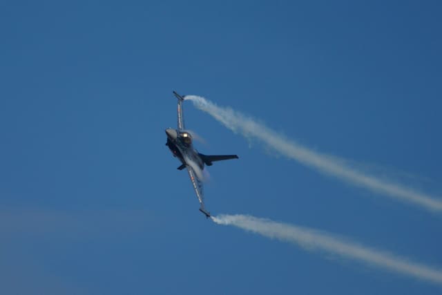 - Single-engine aircraft