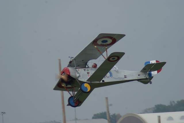 - Single-engine aircraft