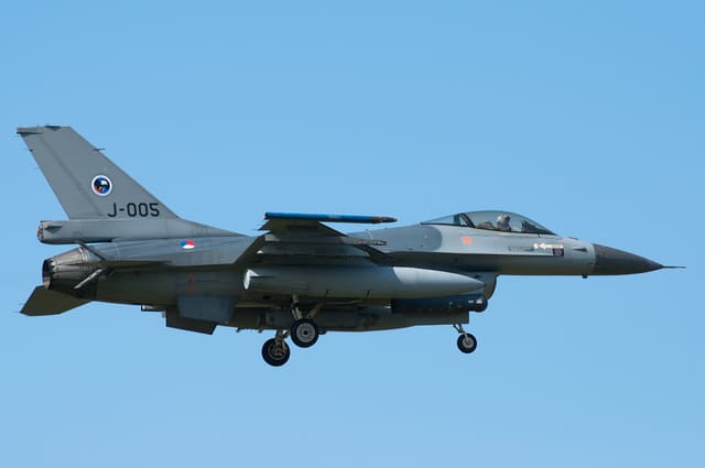 - Single-engine aircraft
