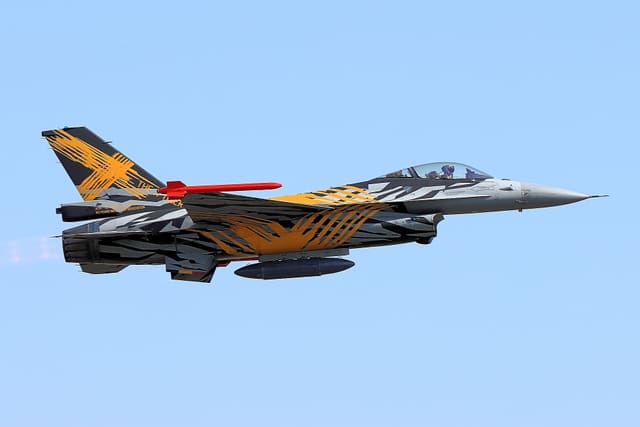 - Single-engine aircraft