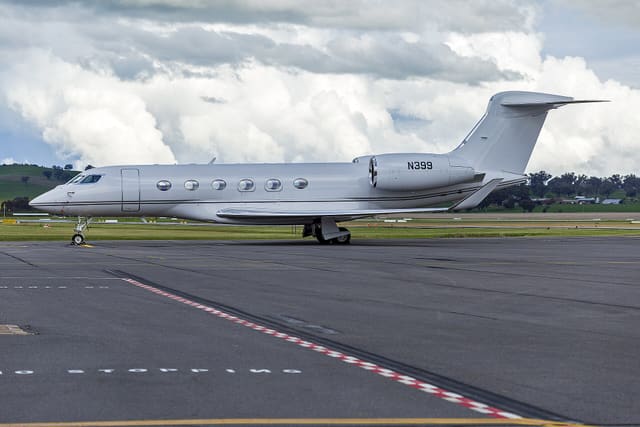 N399 - Business jet