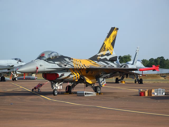 - Single-engine aircraft