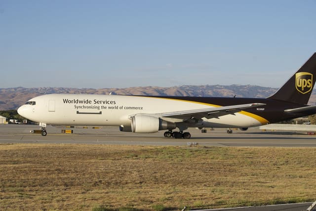 N330UP - Twin-engine aircraft
