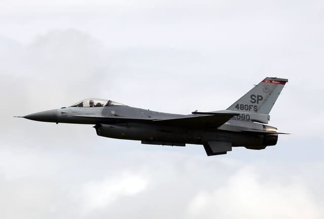 - Single-engine aircraft