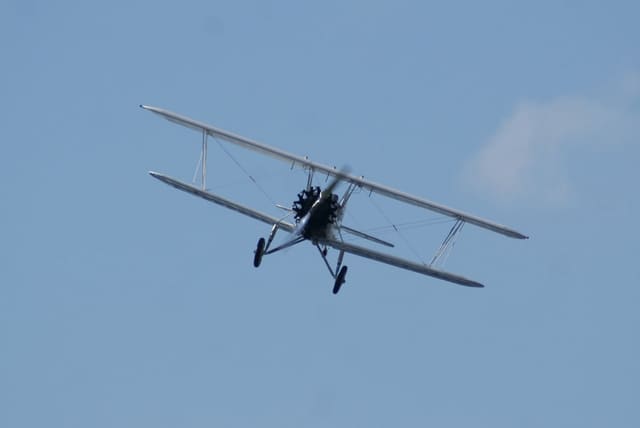 - Single-engine aircraft