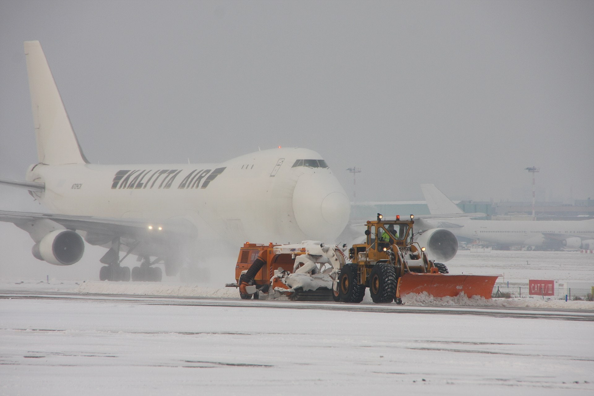 Brussels Airport's best shot — N704CK
