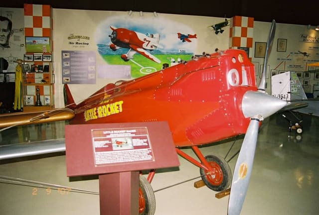 - Single-engine aircraft