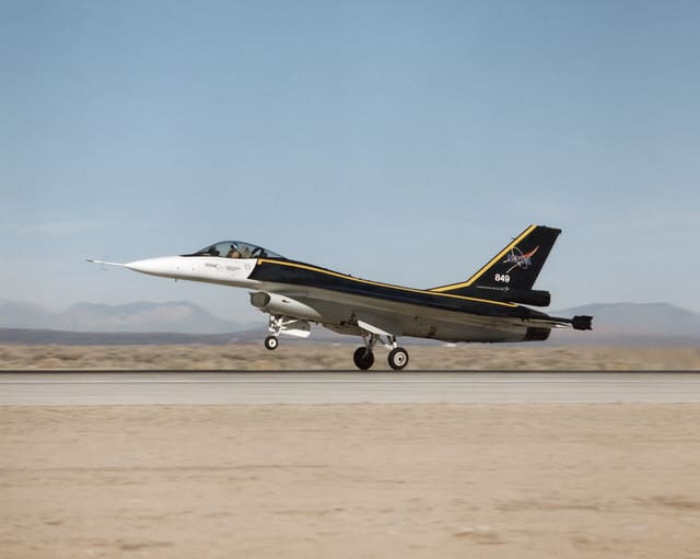 - Single-engine aircraft
