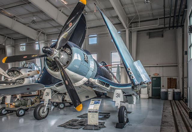 - Single-engine aircraft