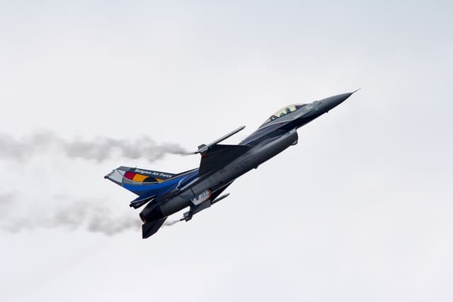 - Single-engine aircraft