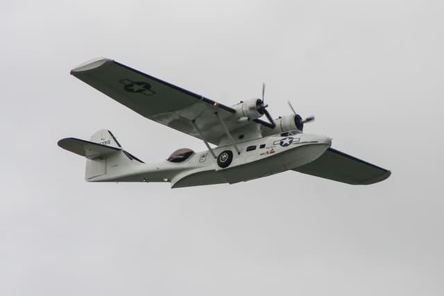 - Twin-engine aircraft