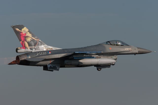 - Single-engine aircraft