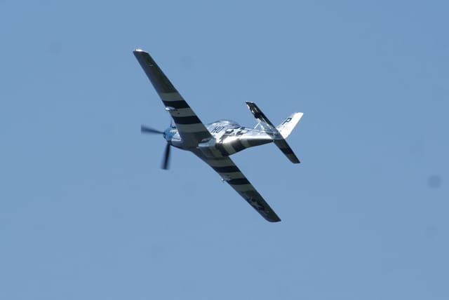 - Single-engine aircraft
