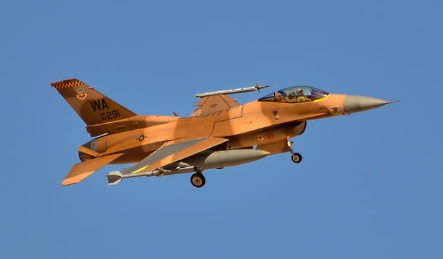 - Single-engine aircraft