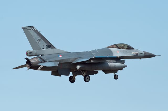 - Single-engine aircraft