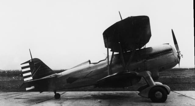 - Single-engine aircraft