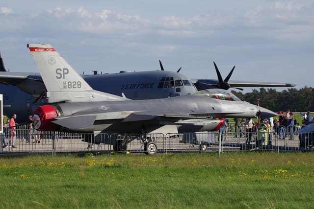 - Single-engine aircraft
