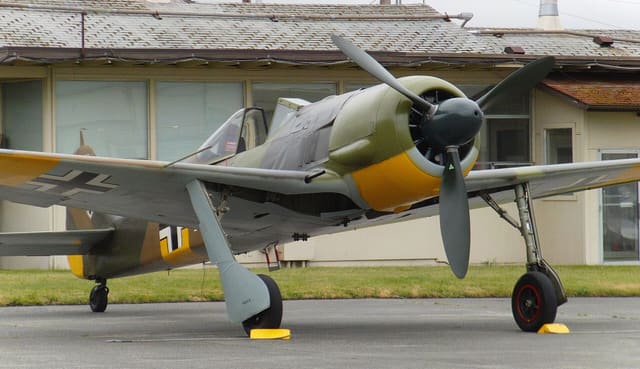- Single-engine aircraft