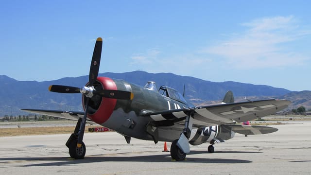 - Single-engine aircraft