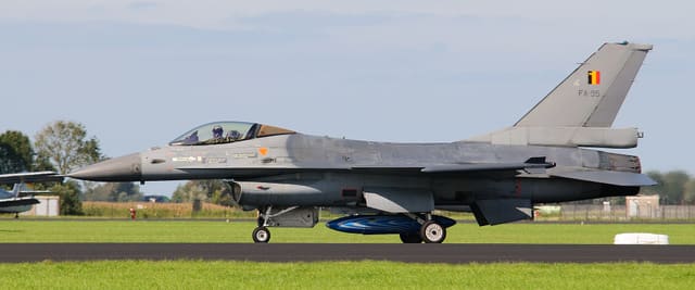 - Single-engine aircraft