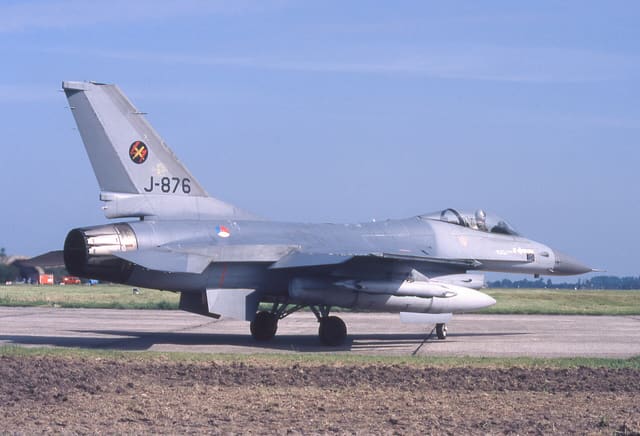 - Single-engine aircraft