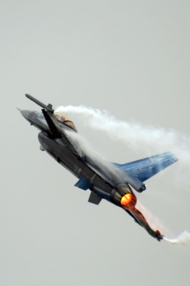 - Single-engine aircraft