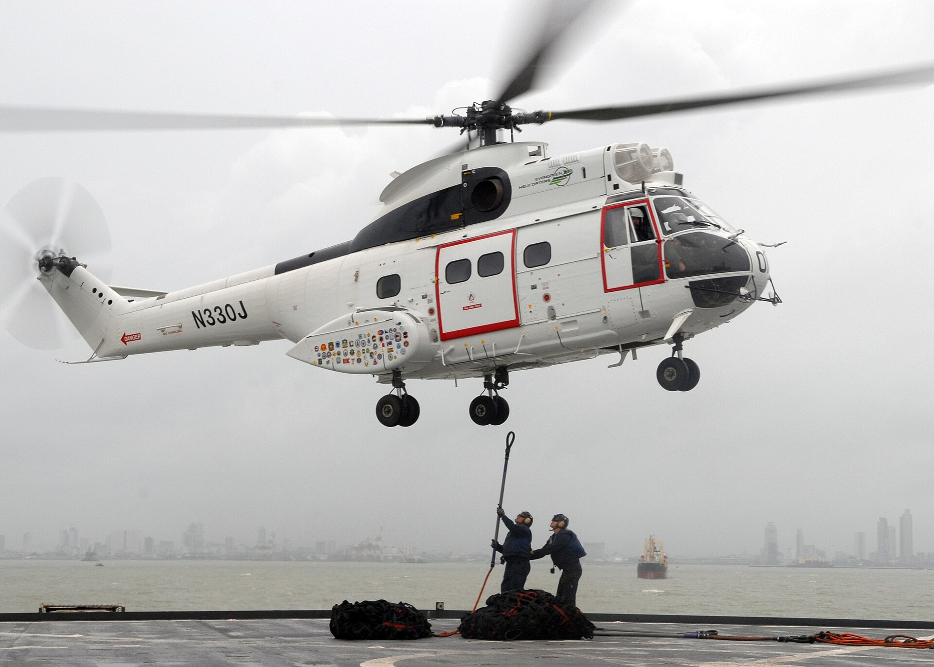 U.S. Navy photo by Mass Communication Specialist 1st Class Geronimo Aquino's best shot — N330J