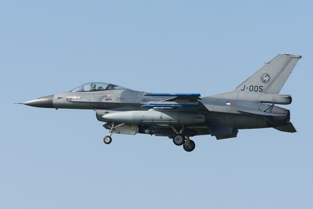 - Single-engine aircraft