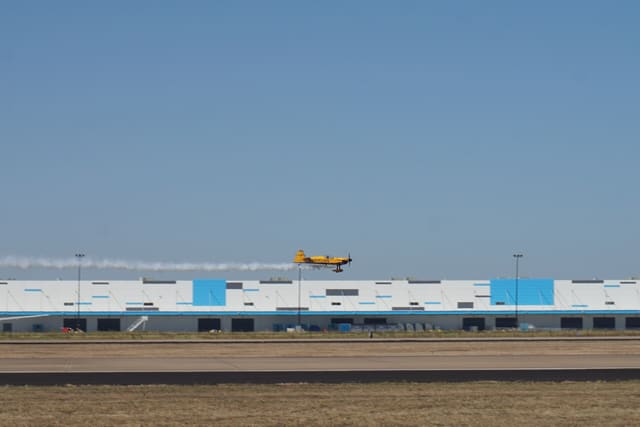 - Single-engine aircraft
